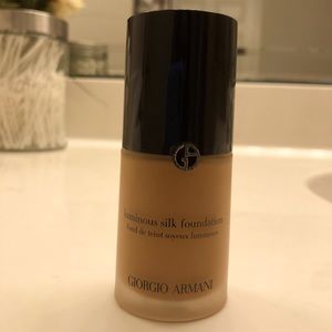 Giorgio Armani Luminous Silk